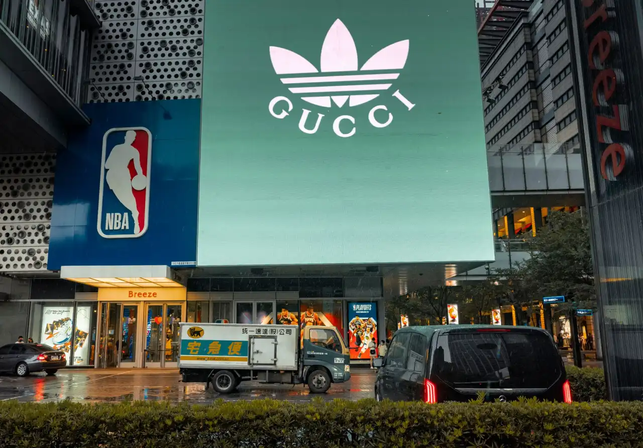 智能音箱与智能闹钟音质对比：如何选择适合家庭的AI语音设备